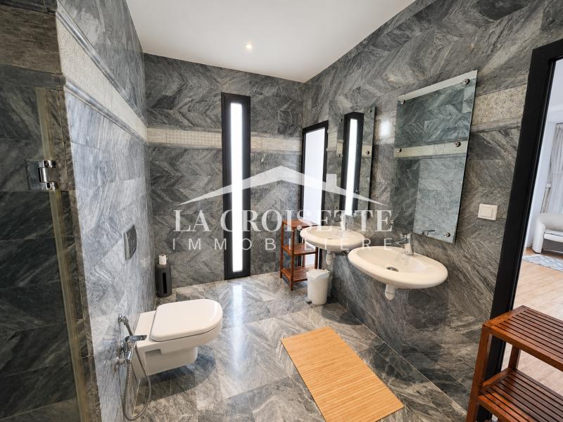 Triplex meublé S+4 avec vue mer à Gammarth